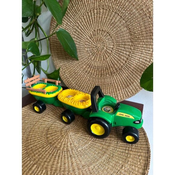 John Deere Animal Sounds Hayride Musical Tractor Toy - Picture 1 of 12